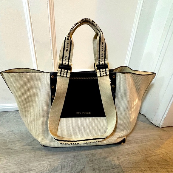 Ideal of Sweden - Picture 1 of 7